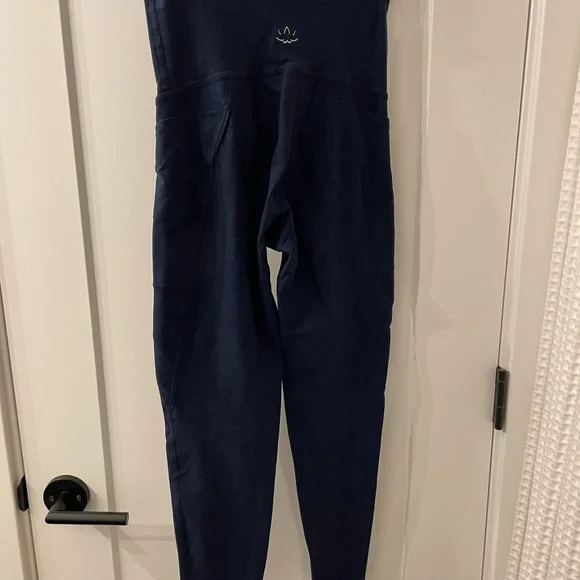 BEYOND YOGA MATERNITY LEGGINGS - Picture 3 of 3